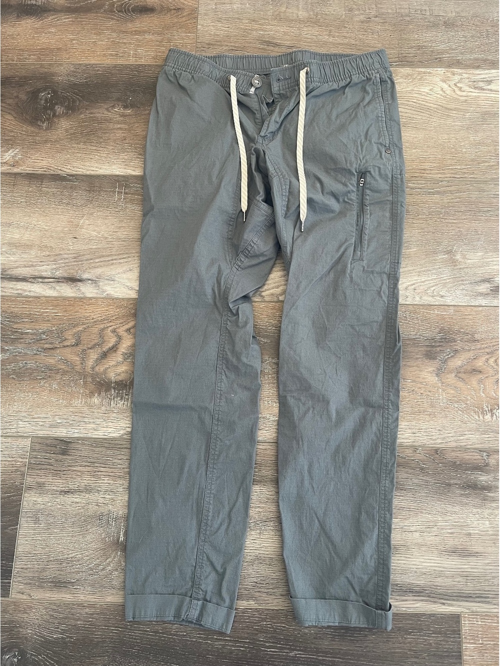 Vuori rip stop pants EUC size M